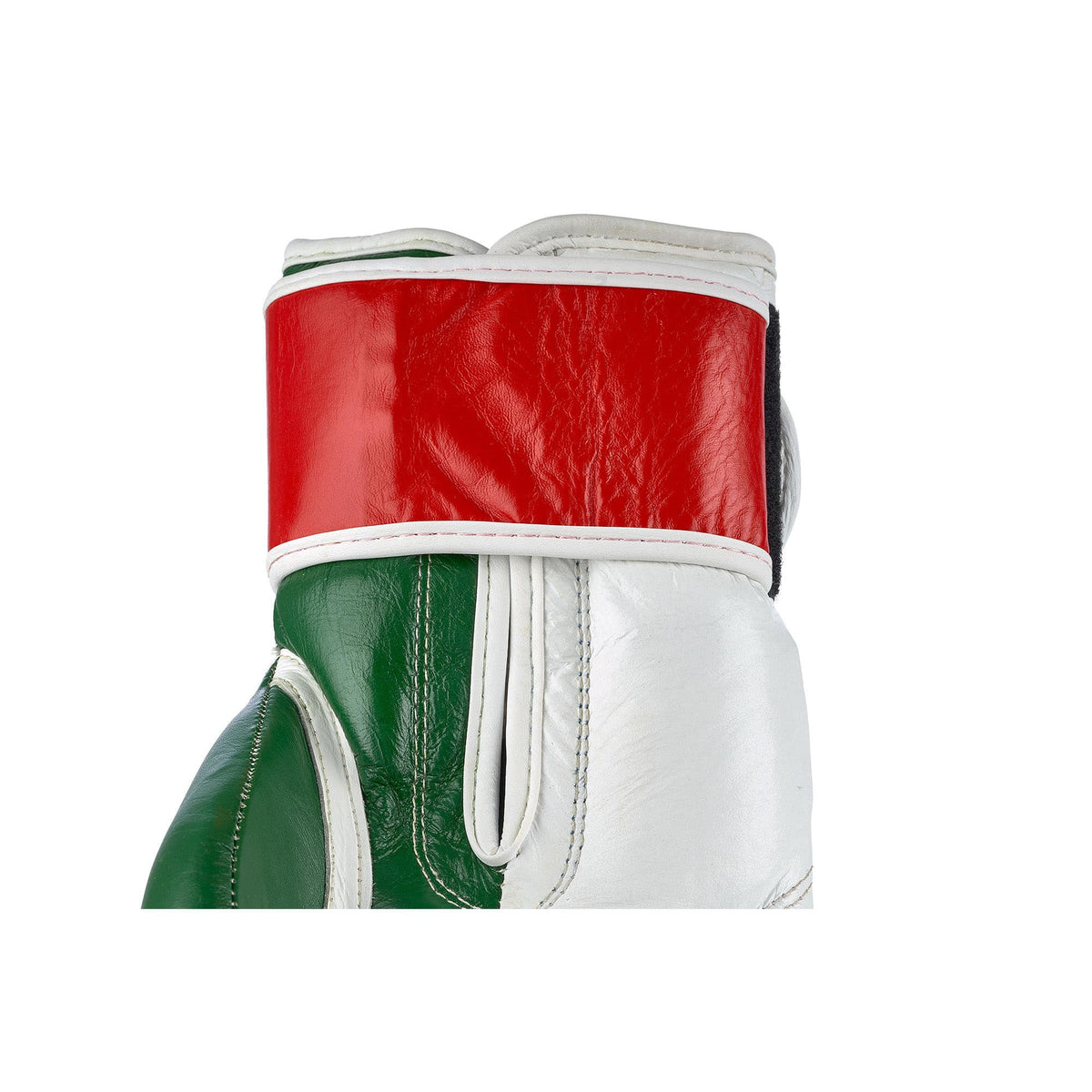 Innenansicht des Gelenkbereichs der libanesischen Premium Boxhandschuhe, mit Fokus auf das hochwertige Leder des Klettverschlusses und die präzisen Nähte. Diese Detailaufnahme zeigt die sorgfältige Verarbeitung, die Langlebigkeit und die Stabilität des Handschuhs gewährleistet, optimiert für Boxer aller Niveaus. Die Qualität des Materials und die saubere Verarbeitung bieten zusätzlichen Komfort und Schutz für das Handgelenk, ideal für intensives Training und Sparring.