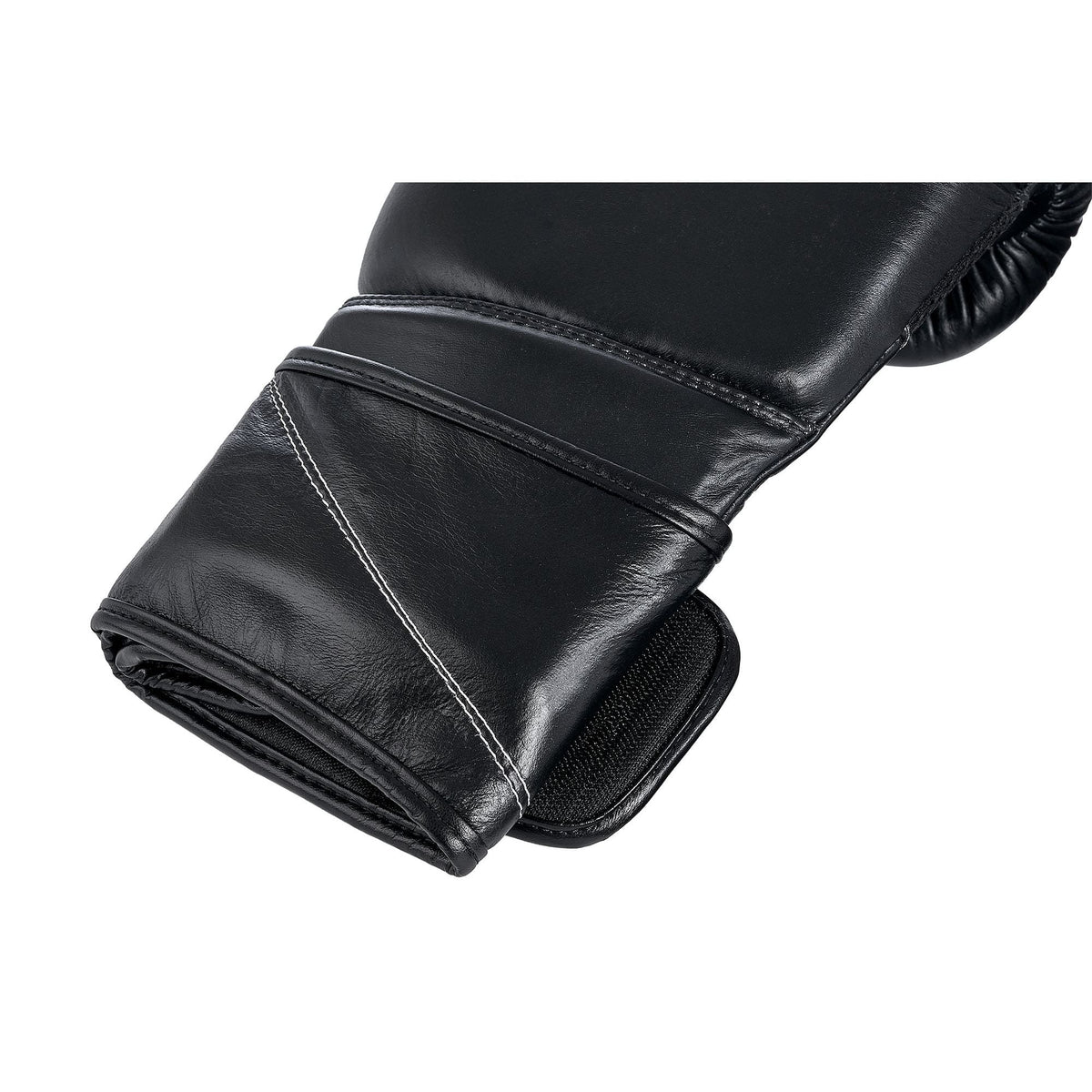 Außenperspektive des Klettverschlusses der schwarzen Boxhandschuhe aus Leder